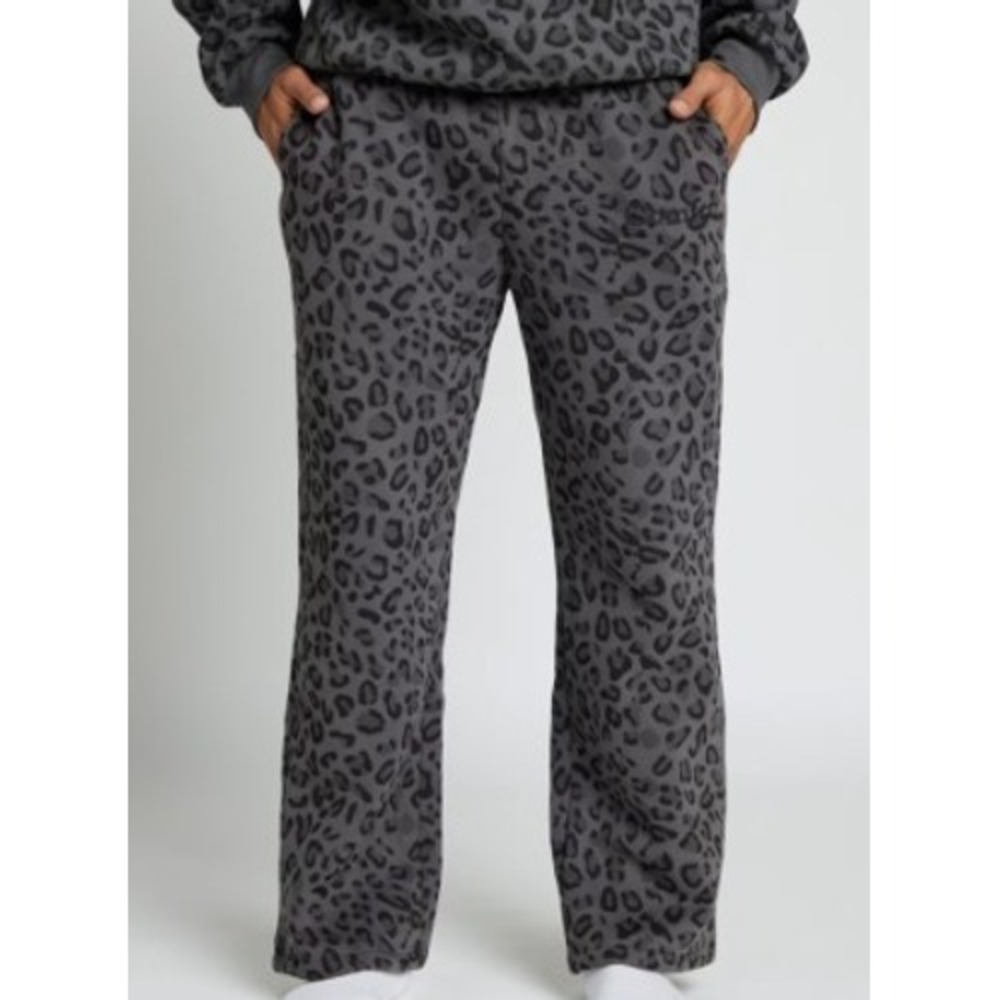 comfrt Minimalist Straight Leg Sweatpants Panther size Medium